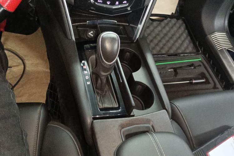 Used Cadillac XTS 2018 28T Tech Edition Gear Lever