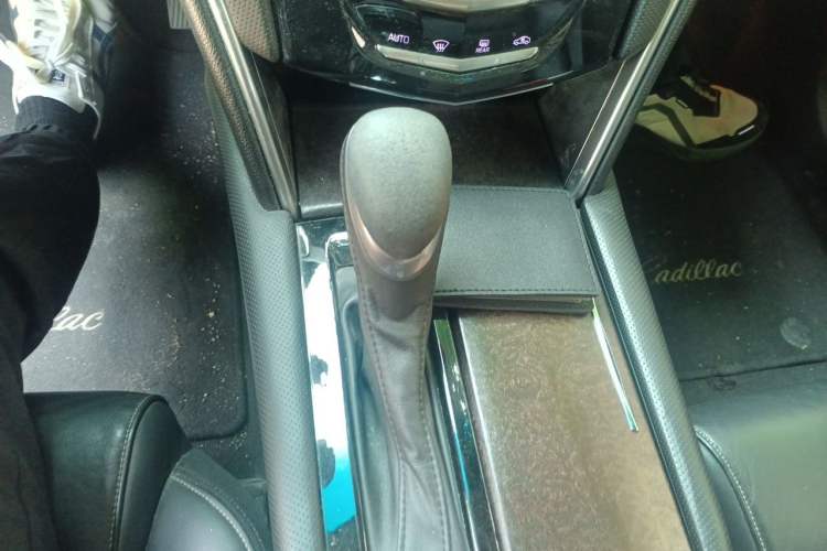 Used Cadillac XTS 2018 28T Elite Edition Gear Lever
