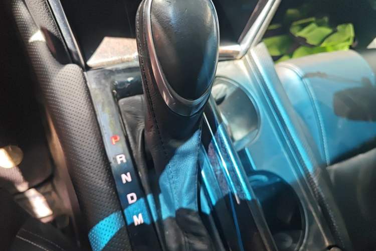 Used Cadillac XTS 2018 28T Tech Edition Gear Lever