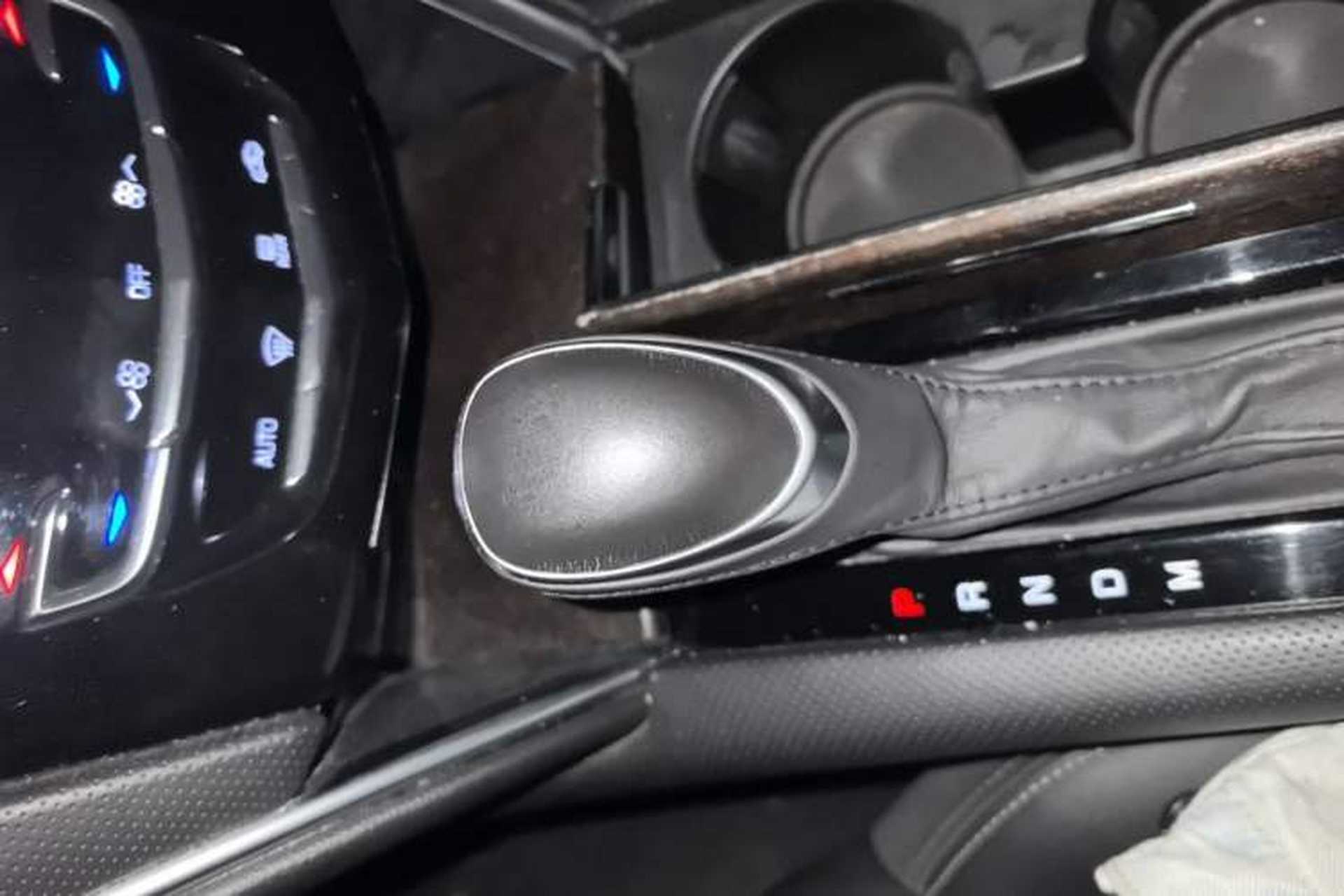Used Cadillac XTS 2018 28T Tech Edition Gear Lever