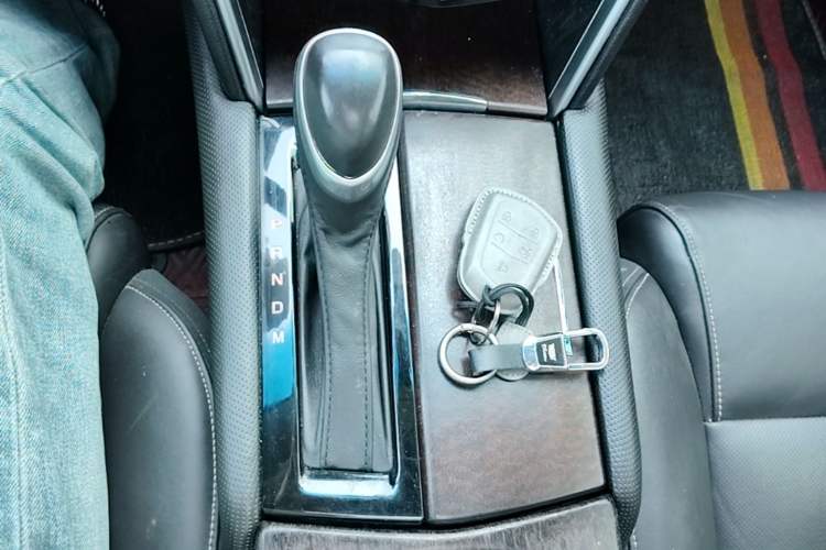 Used Cadillac XTS 2018 28T Elite Edition Gear Lever