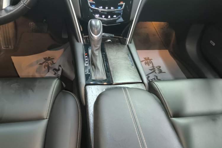 Used Cadillac XTS 2018 28T Tech Edition Gear Lever