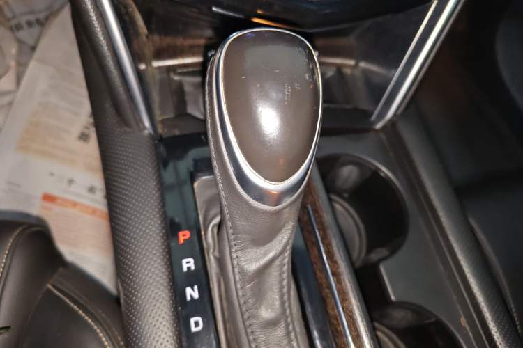 Used Cadillac XTS 2018 28T Elite Edition Gear Lever