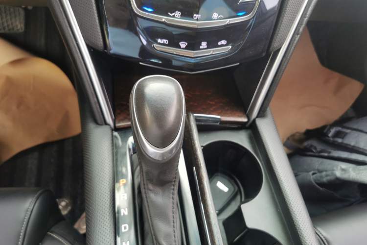 Used Cadillac XTS 2018 28T Tech Edition Gear Lever