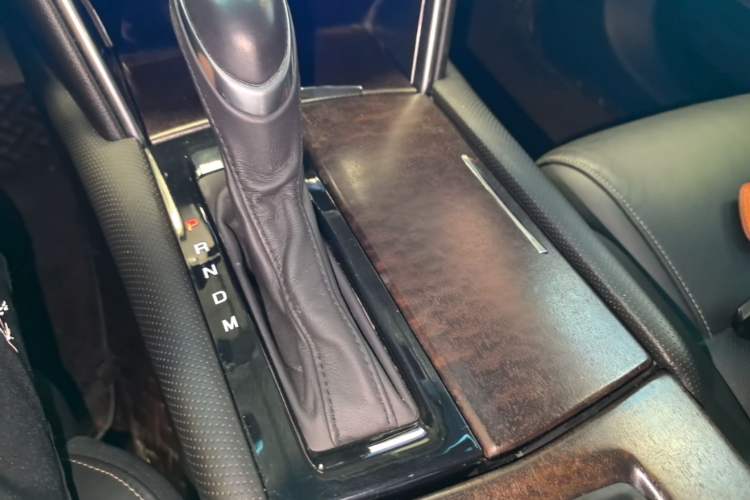 Used Cadillac XTS 2018 28T Elite Edition Gear Lever