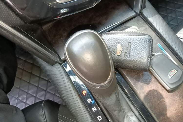 Used Cadillac XTS 2018 28T Elite Edition Gear Lever