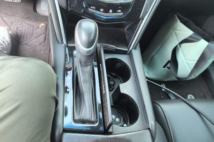 Used Cadillac XTS 2018 28T Tech Edition Gear Lever