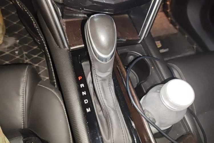 Used Cadillac XTS 2018 28T Elite Edition Gear Lever