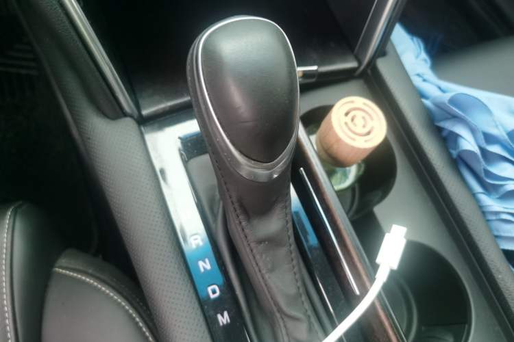 Used Cadillac XTS 2018 28T Tech Edition Gear Lever