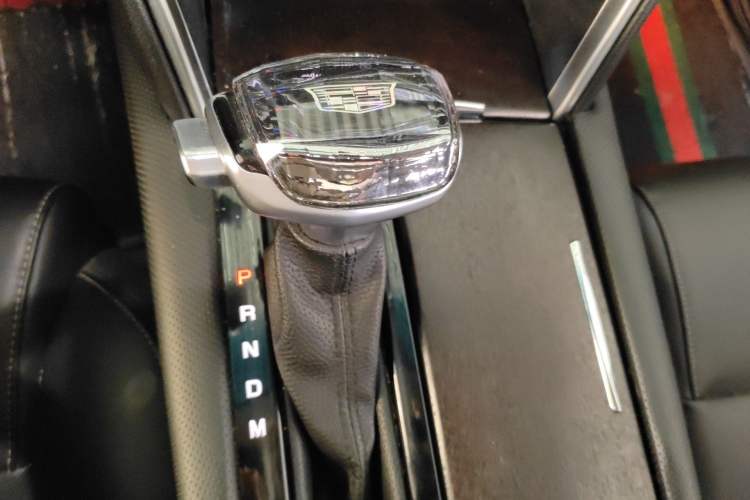 Used Cadillac XTS 2018 28T Tech Edition Gear Lever