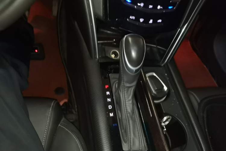 Used Cadillac XTS 2018 28T Elite Edition Gear Lever