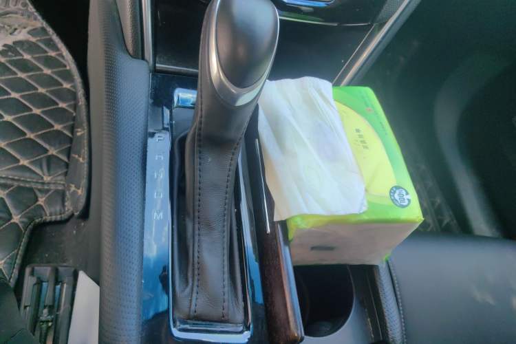 Used Cadillac XTS 2018 28T Tech Edition Gear Lever