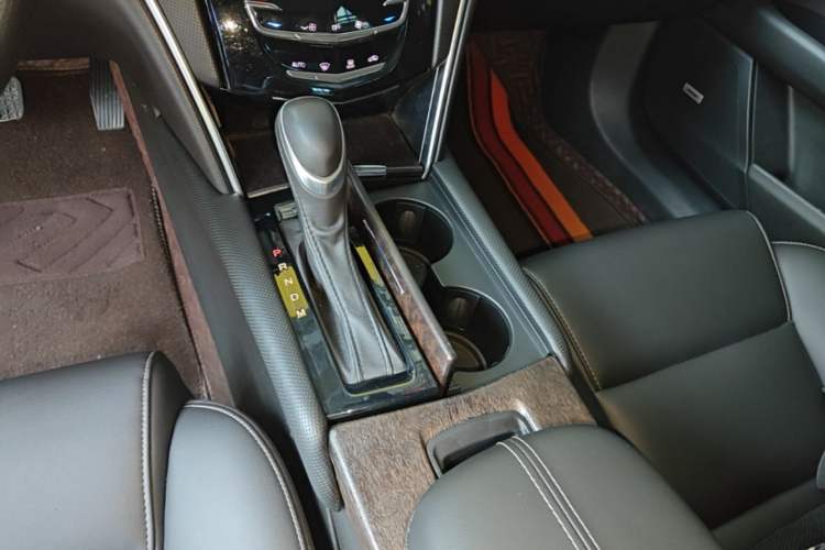 Used Cadillac XTS 2018 28T Tech Edition Gear Lever
