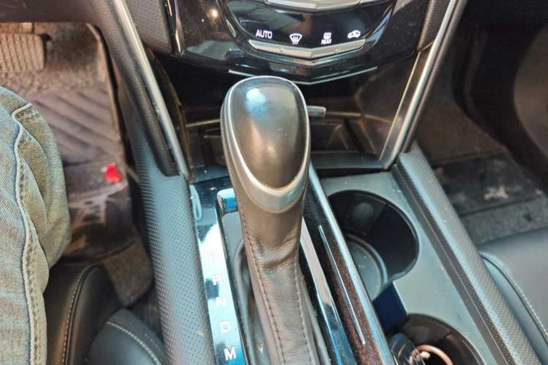 Used Cadillac XTS 2018 28T Tech Edition Gear Lever