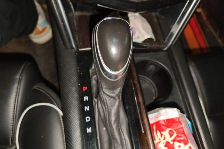 Used Cadillac XTS 2018 28T Tech Edition Gear Lever