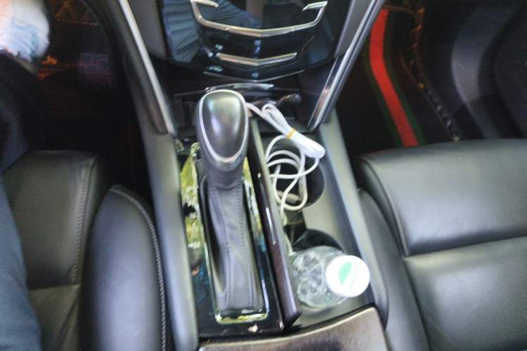 Used Cadillac XTS 2018 28T Elite Edition Gear Lever