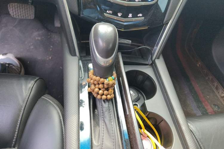 Used Cadillac XTS 2018 28T Elite Edition Gear Lever