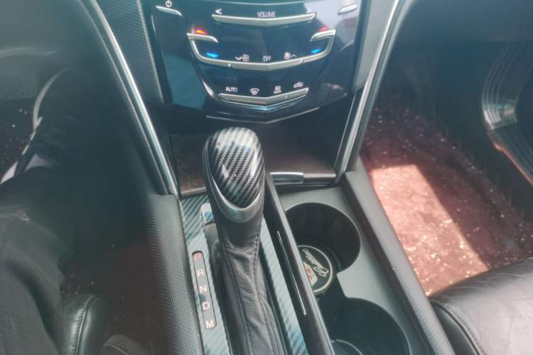 Used Cadillac XTS 2018 28T Elite Edition Gear Lever