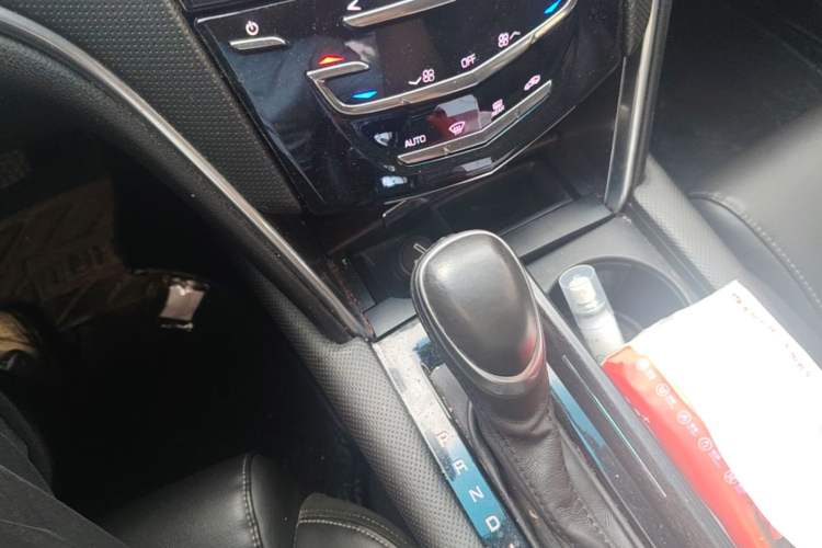 Used Cadillac XTS 2018 28T Tech Edition Gear Lever