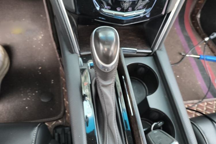 Used Cadillac XTS 2018 28T Tech Edition Gear Lever