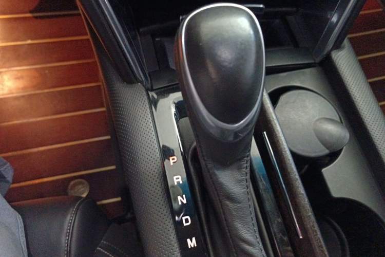 Used Cadillac XTS 2018 28T Tech Edition Gear Lever