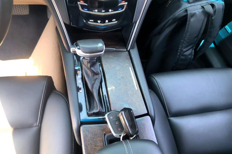 Used Cadillac XTS 2018 28T Tech Edition Gear Lever