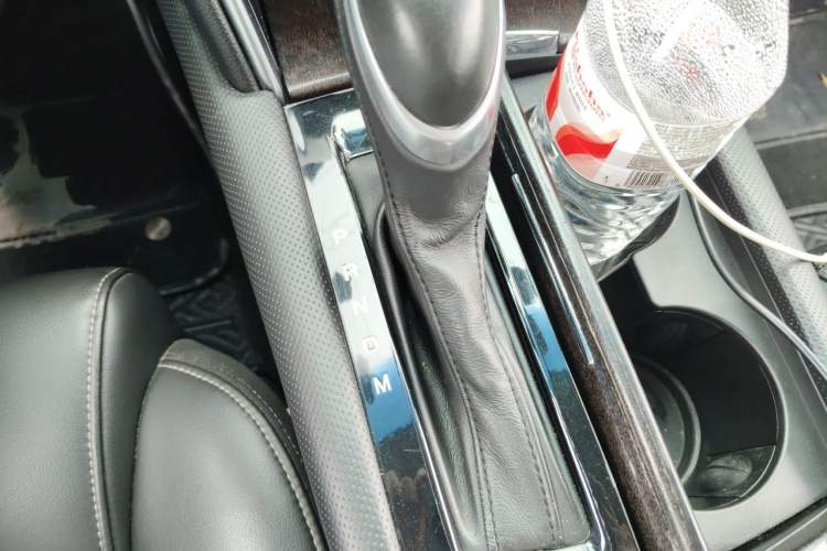 Used Cadillac XTS 2018 28T Tech Edition Gear Lever