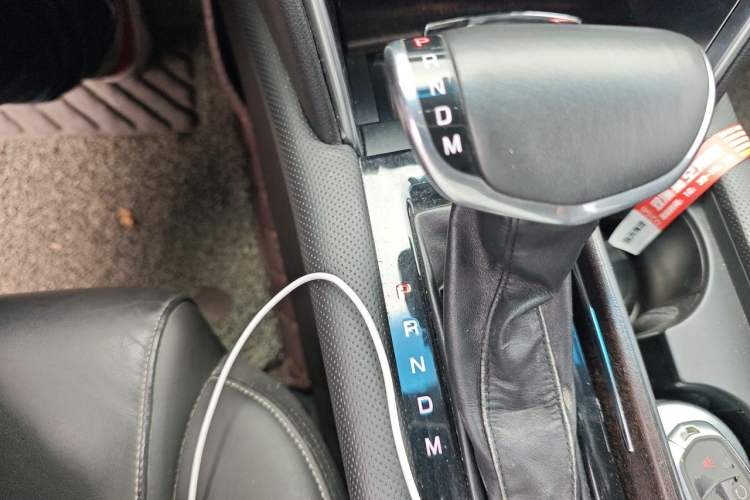 Used Cadillac XTS 2018 28T Elite Edition Gear Lever