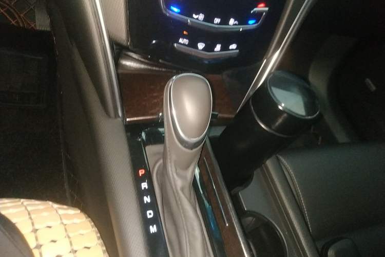 Used Cadillac XTS 2018 28T Tech Edition Gear Lever