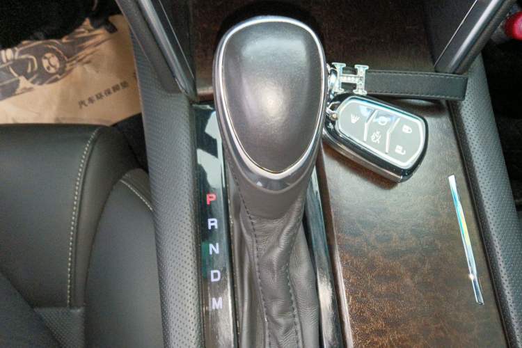 Used Cadillac XTS 2018 28T Elite Edition Gear Lever