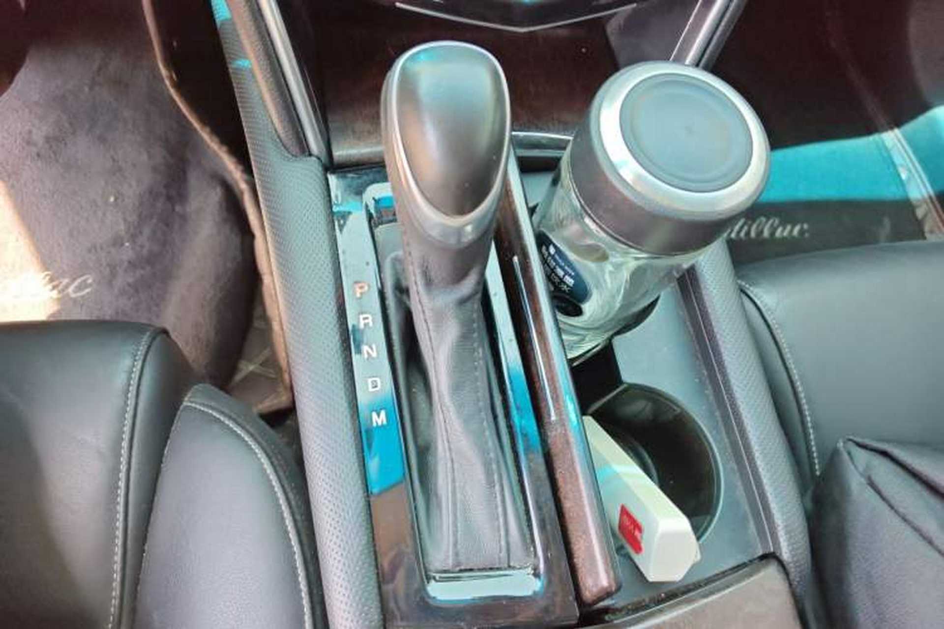 Used Cadillac XTS 2018 28T Elite Edition Gear Lever
