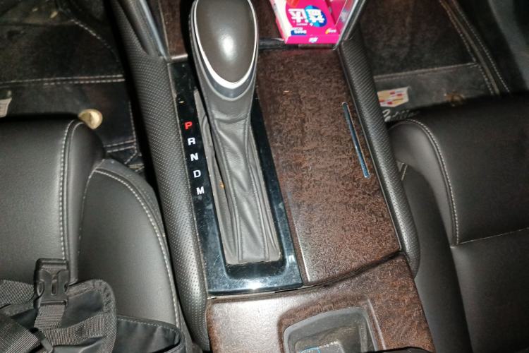 Used Cadillac XTS 2018 28T Tech Edition Gear Lever