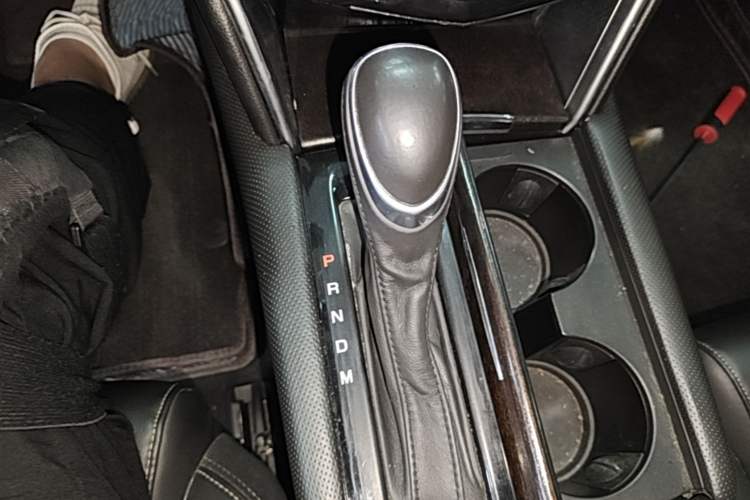 Used Cadillac XTS 2018 28T Tech Edition Gear Lever