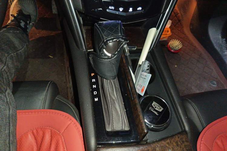 Used Cadillac XTS 2018 28T Elite Edition Gear Lever
