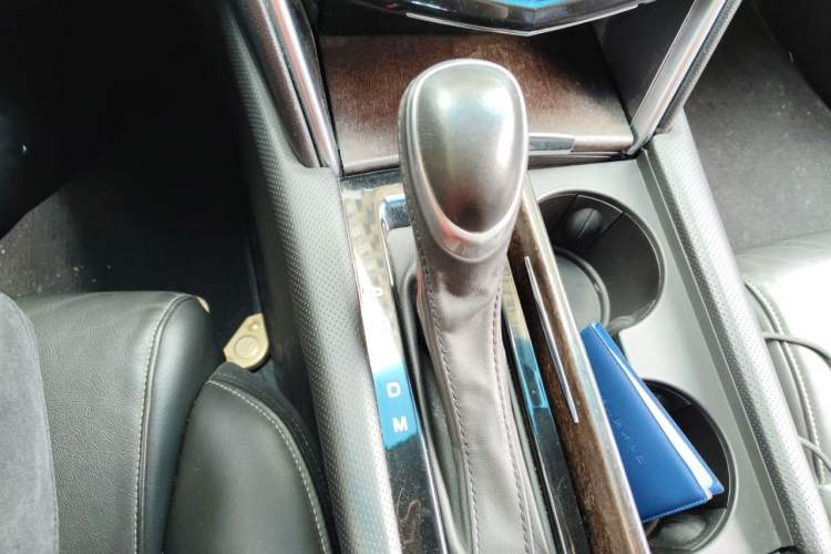 Used Cadillac XTS 2018 28T Elite Edition Gear Lever