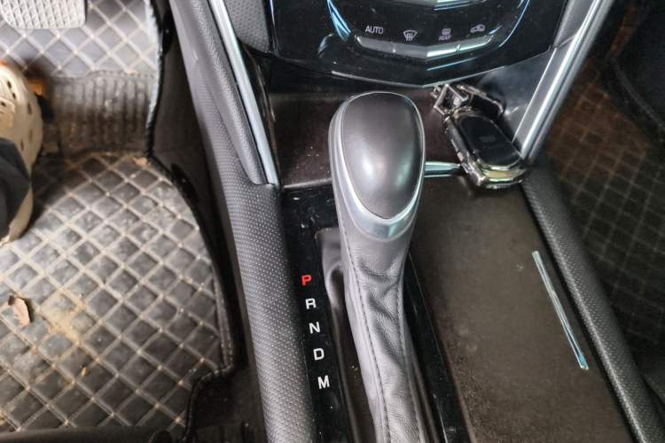 Used Cadillac XTS 2018 28T Elite Edition Gear Lever