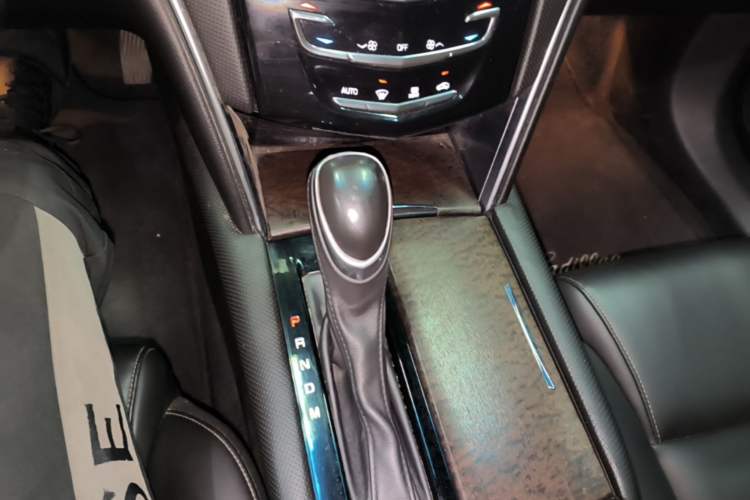 Used Cadillac XTS 2018 28T Tech Edition Gear Lever