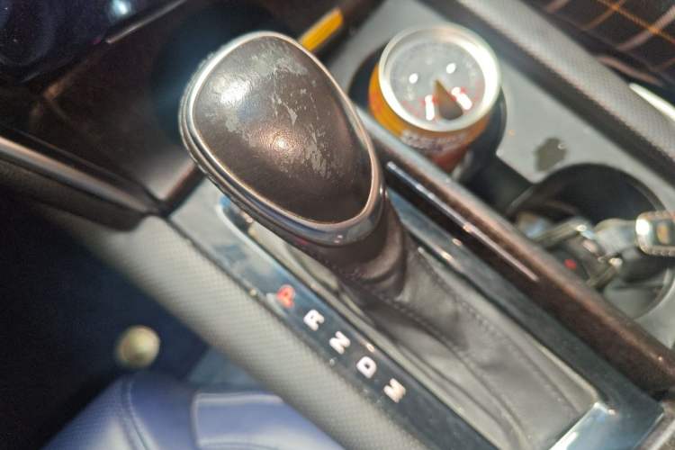 Used Cadillac XTS 2018 28T Tech Edition Gear Lever