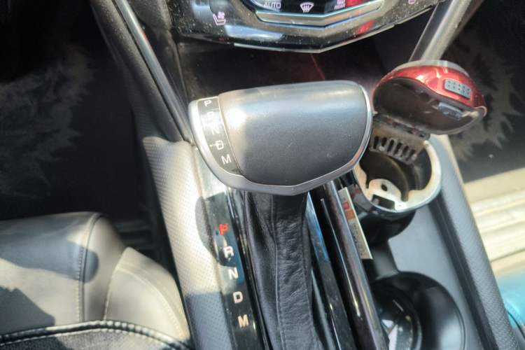 Used Cadillac XTS 2018 28T Luxury Edition Gear Lever