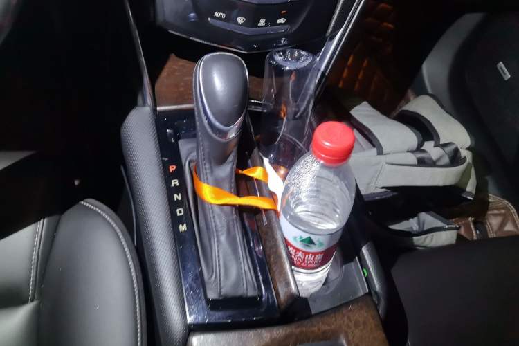 Used Cadillac XTS 2018 28T Tech Edition Gear Lever