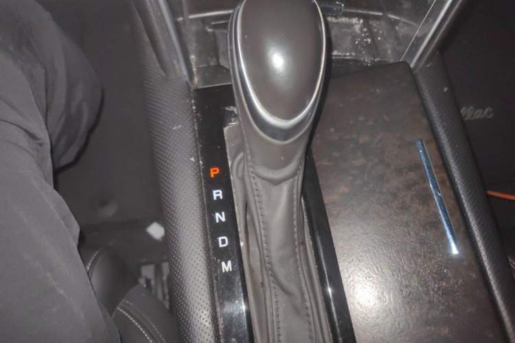 Used Cadillac XTS 2018 28T Tech Edition Gear Lever