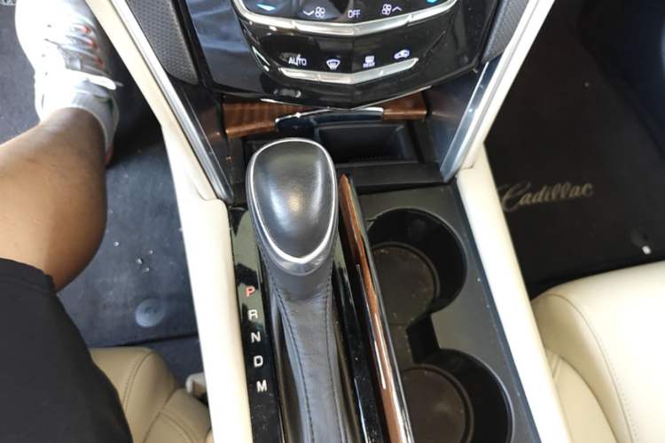 Used Cadillac XTS 2018 28T Tech Edition Gear Lever