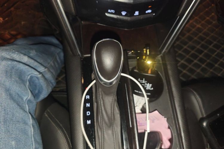 Used Cadillac XTS 2018 28T Elite Edition Gear Lever