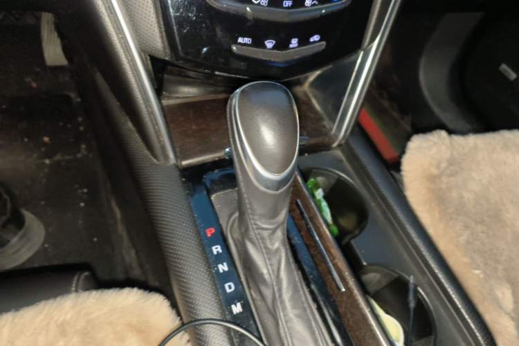 Used Cadillac XTS 2018 28T Tech Edition Gear Lever