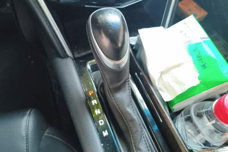 Used Cadillac XTS 2018 28T Tech Edition Gear Lever