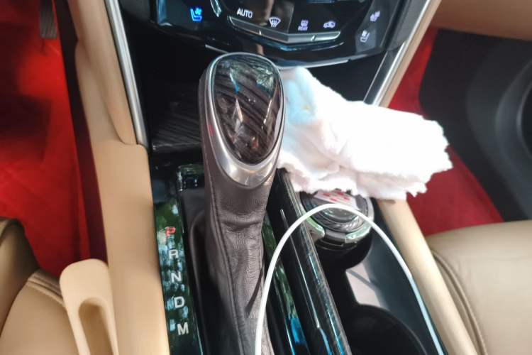 Used Cadillac XTS 2018 28T Luxury Edition Gear Lever
