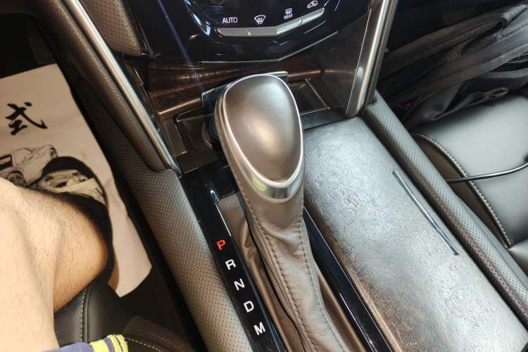 Used Cadillac XTS 2018 28T Tech Edition Gear Lever