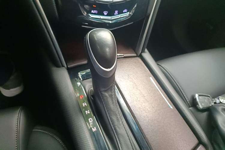 Used Cadillac XTS 2018 28T Tech Edition Gear Lever