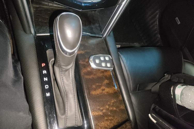 Used Cadillac XTS 2018 28T Elite Edition Gear Lever