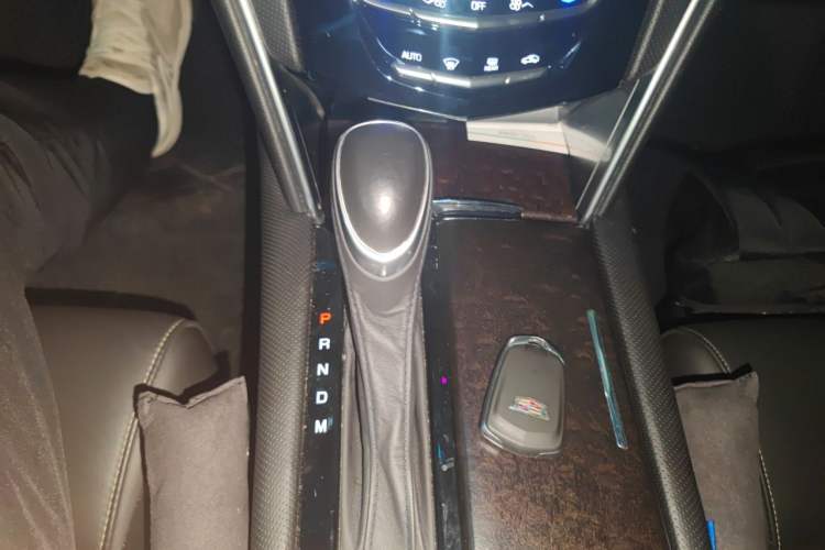 Used Cadillac XTS 2018 28T Elite Edition Gear Lever
